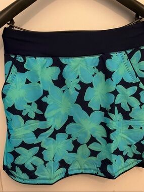 Lands’ End Navy and Aqua Floral swim skirt/skort size 4